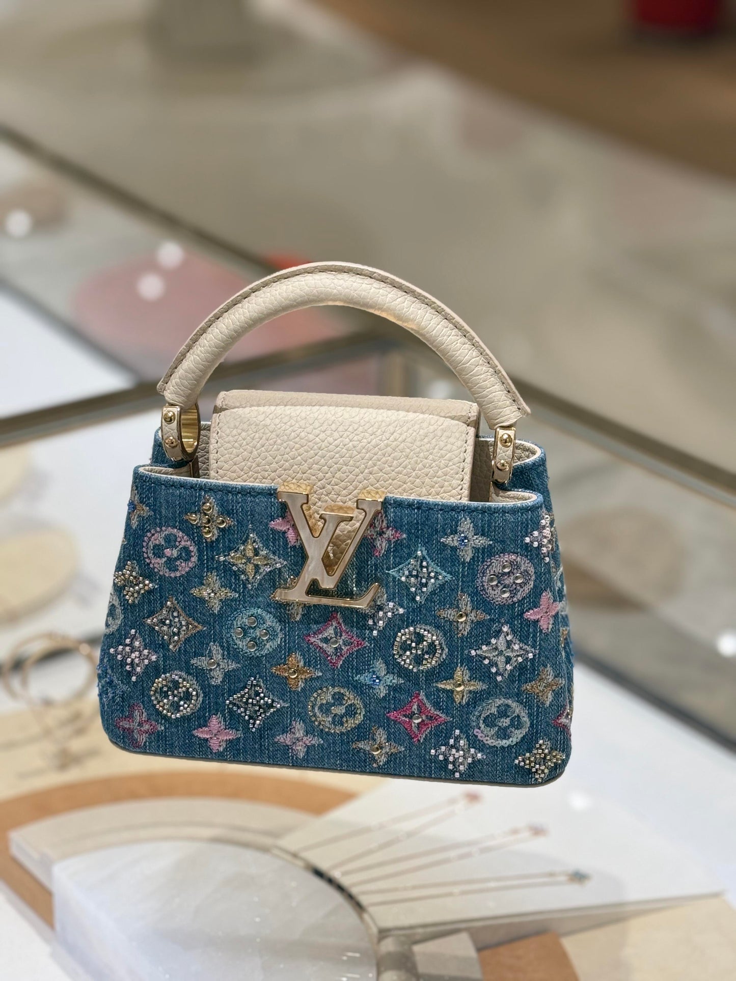 Denim de lujo Mini Bolsa Capucines