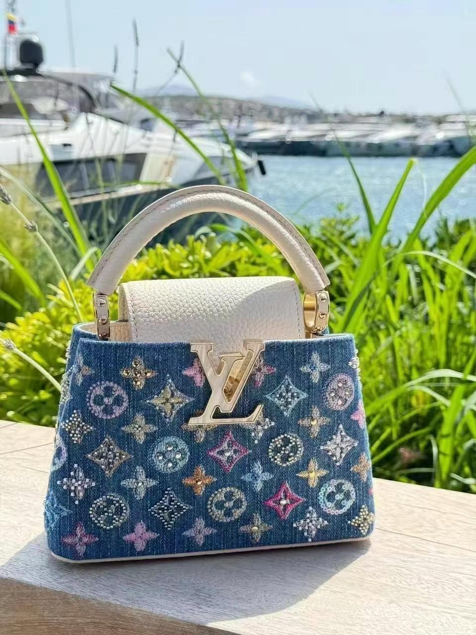 Denim de lujo Mini Bolsa Capucines