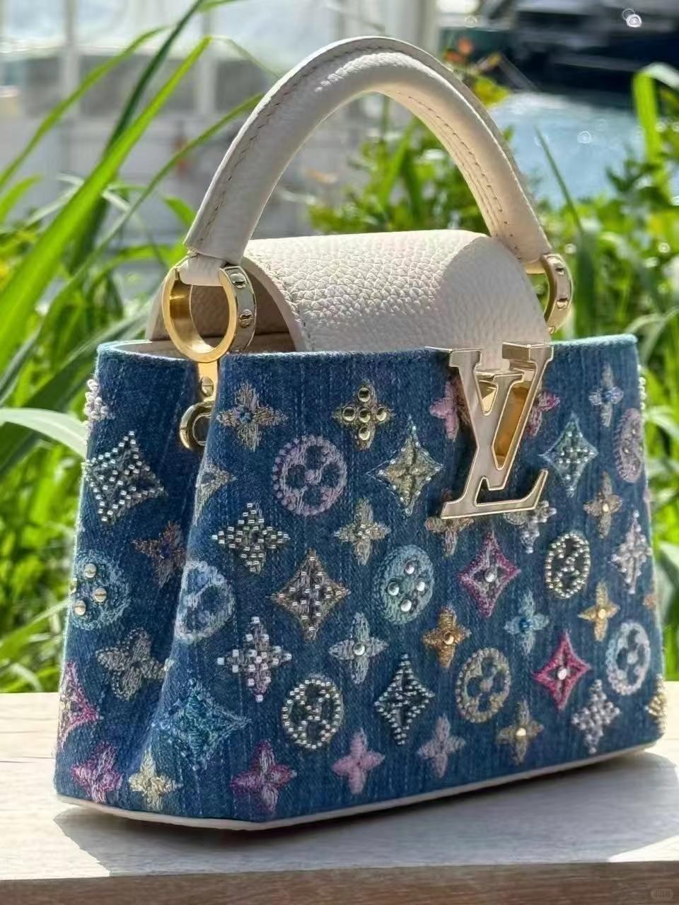 Denim de lujo Mini Bolsa Capucines