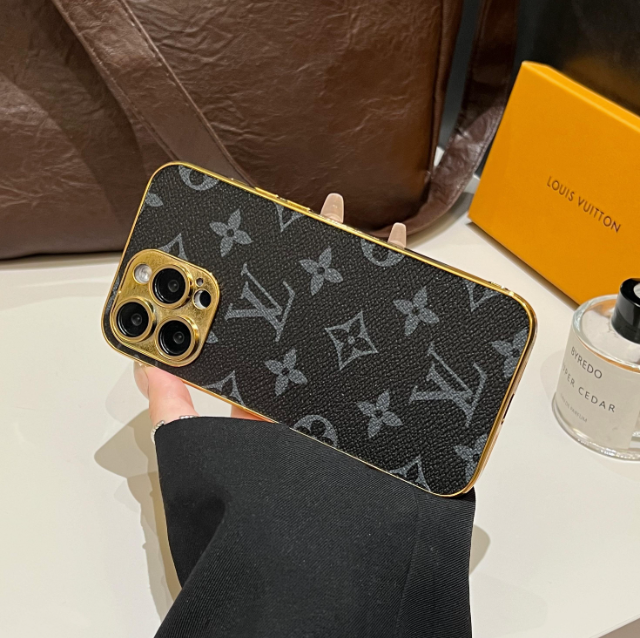 Custodia per iPhone Monogramma Lou Classic con bordi oro elettroplati