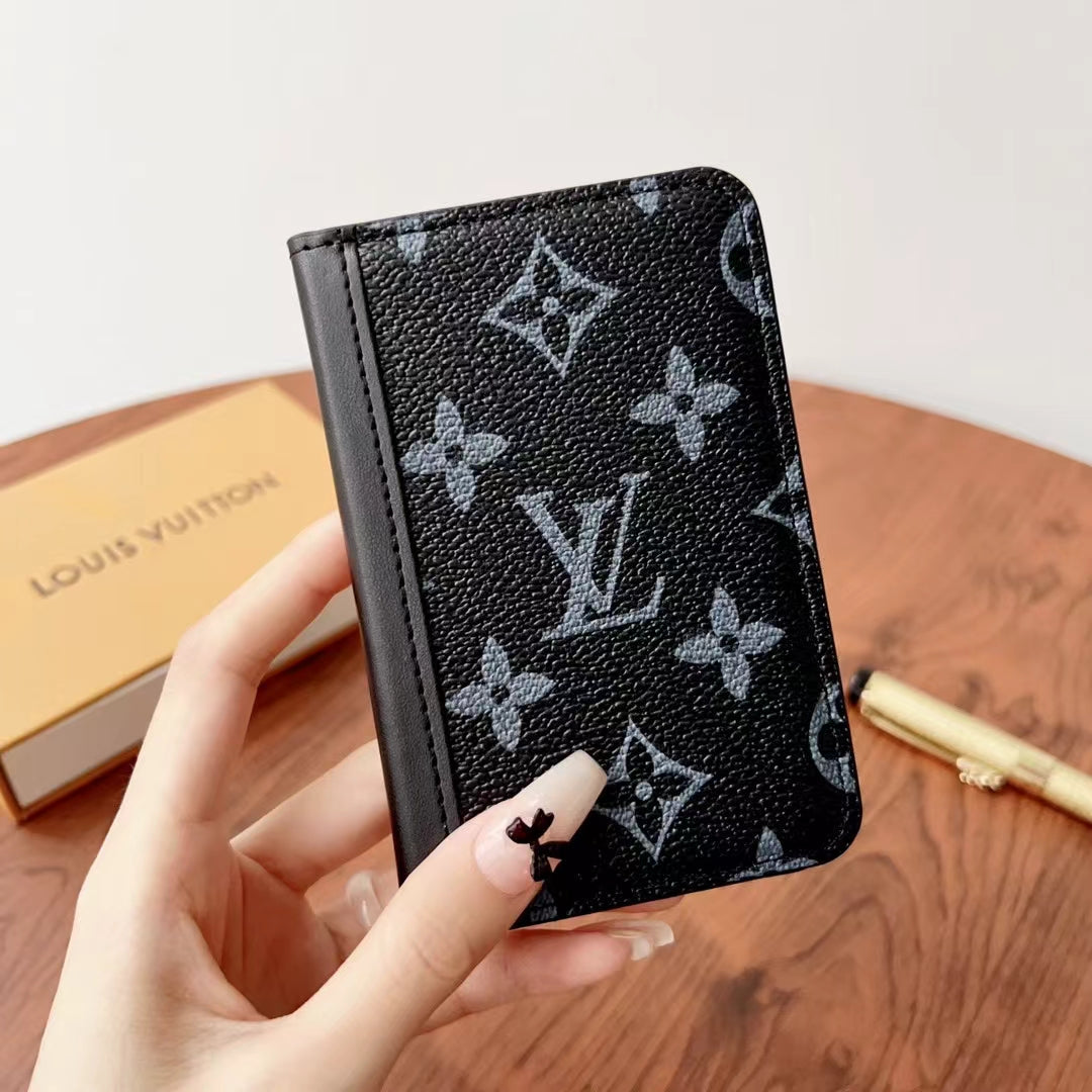 Elegáns LV kockás és monogram pénztárcák