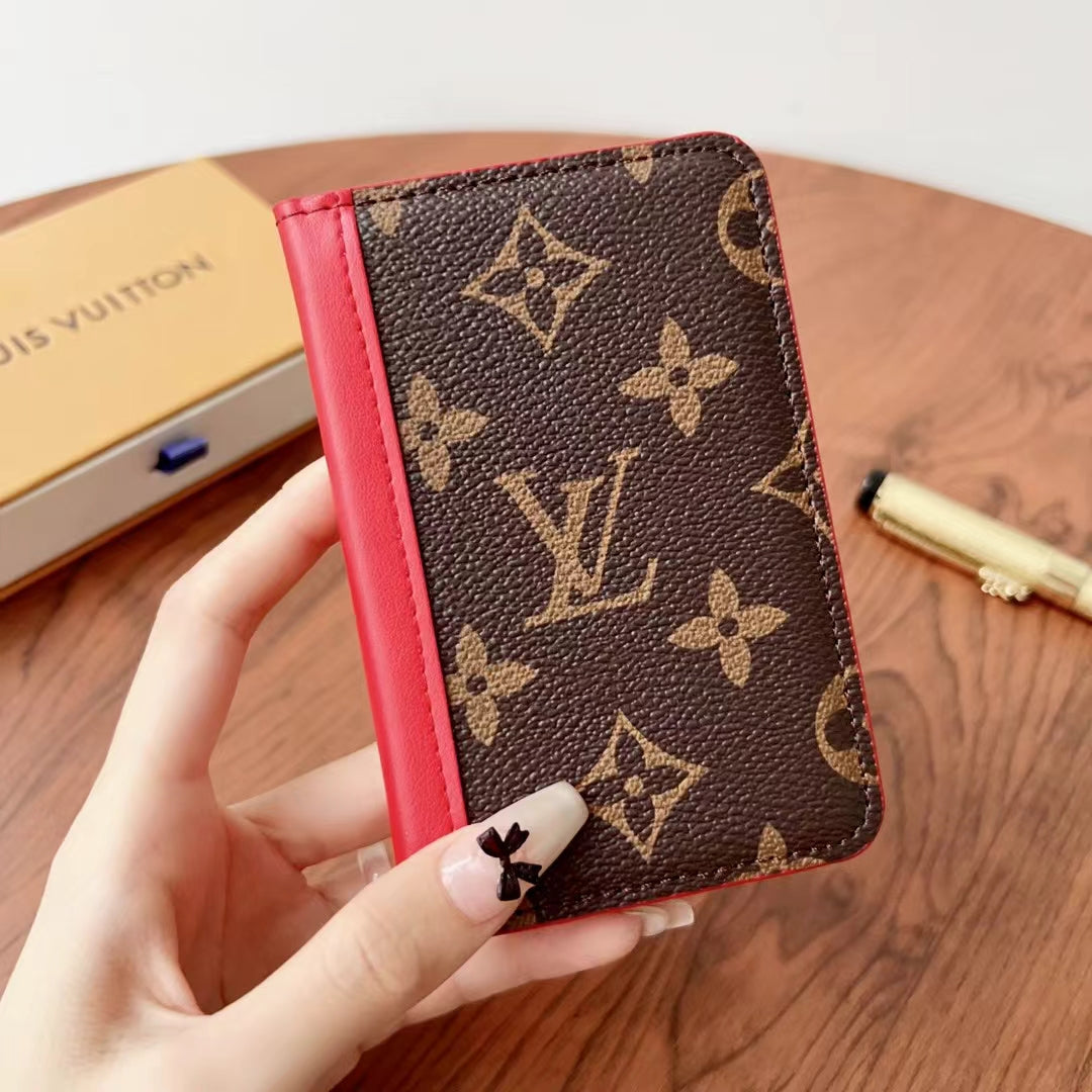 Elegáns LV kockás és monogram pénztárcák