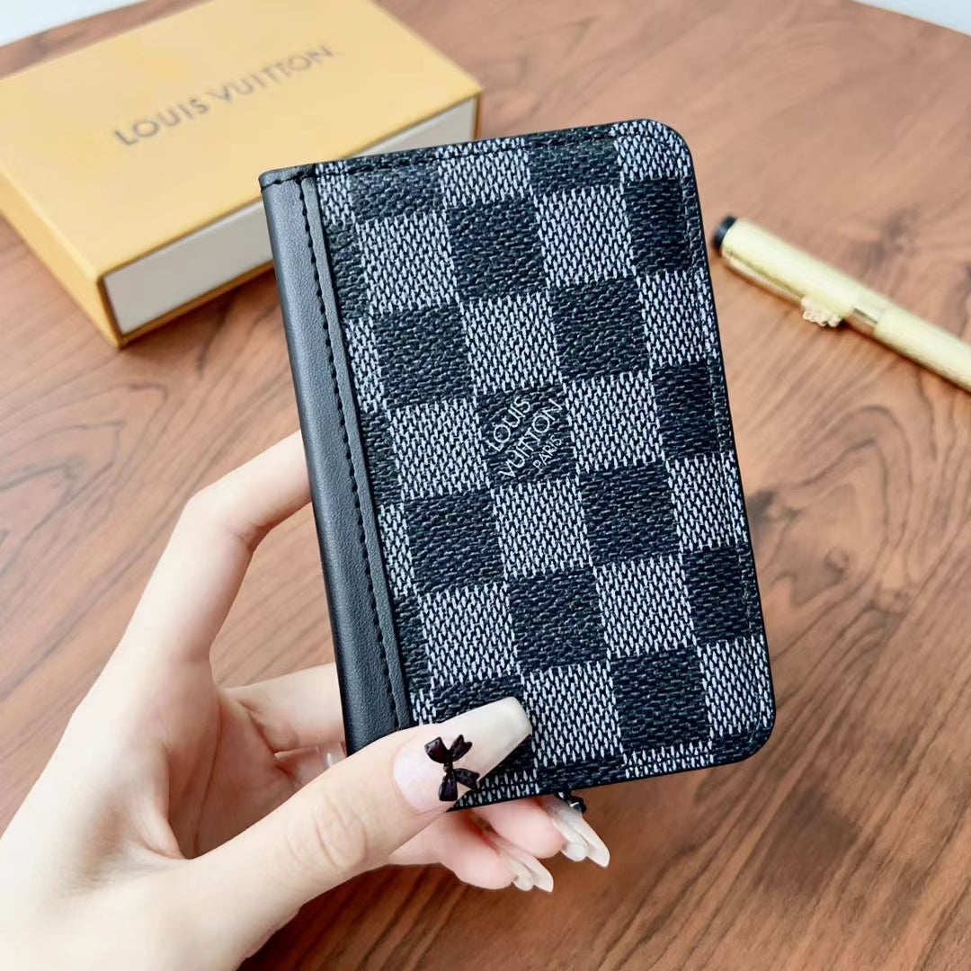 Elegáns LV kockás és monogram pénztárcák