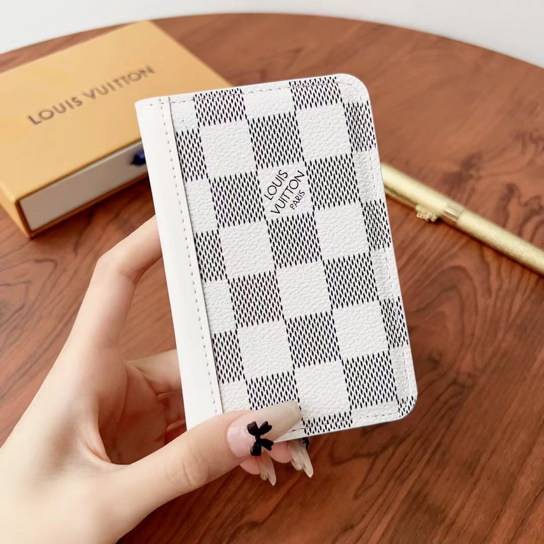Elegáns LV kockás és monogram pénztárcák