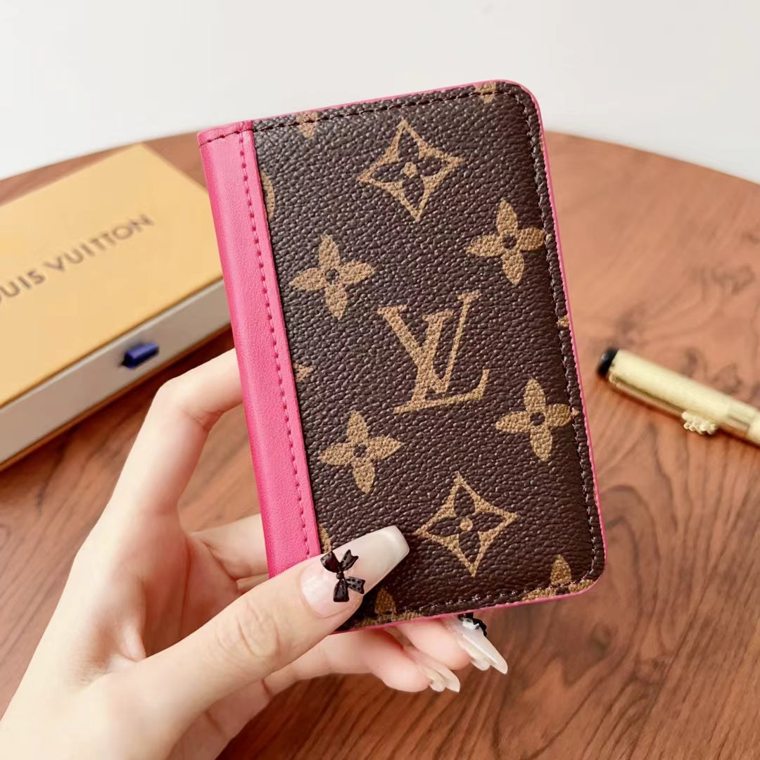 Elegáns LV kockás és monogram pénztárcák