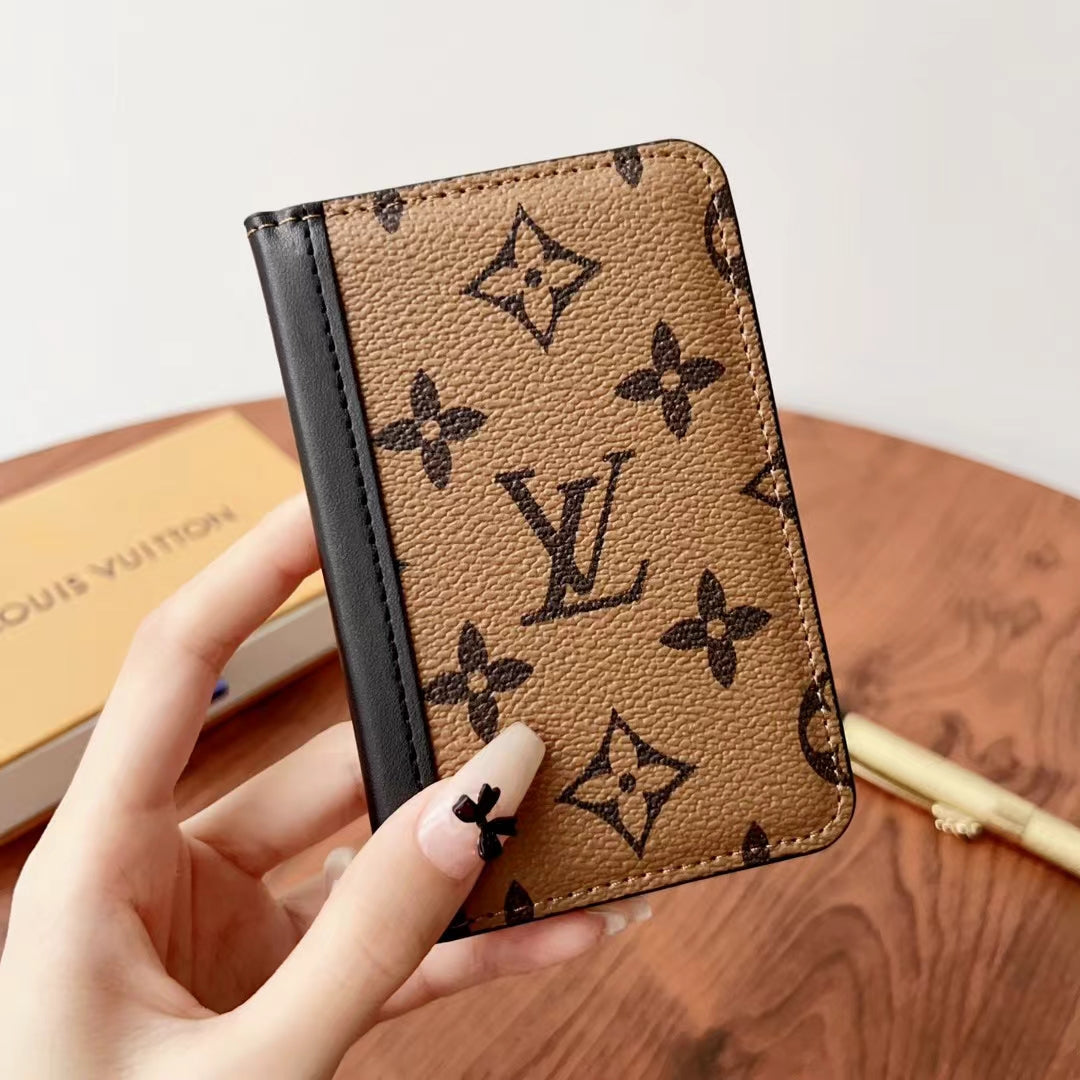 Elegáns LV kockás és monogram pénztárcák