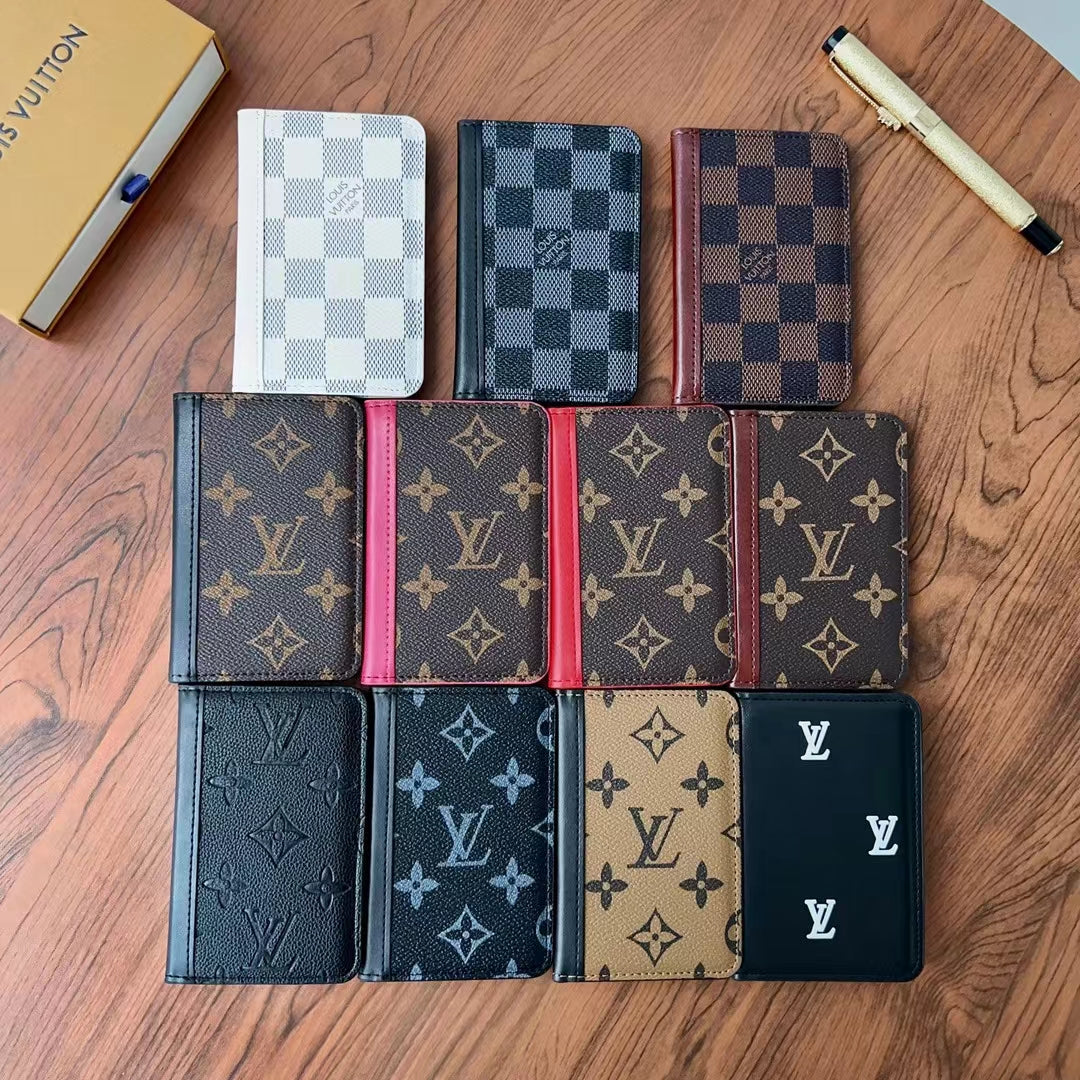 Elegáns LV kockás és monogram pénztárcák