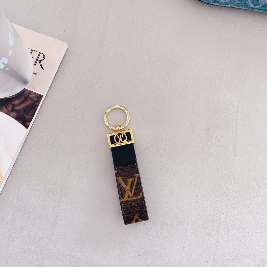 Luksus LV Monogram Keychain med elegant guld accent