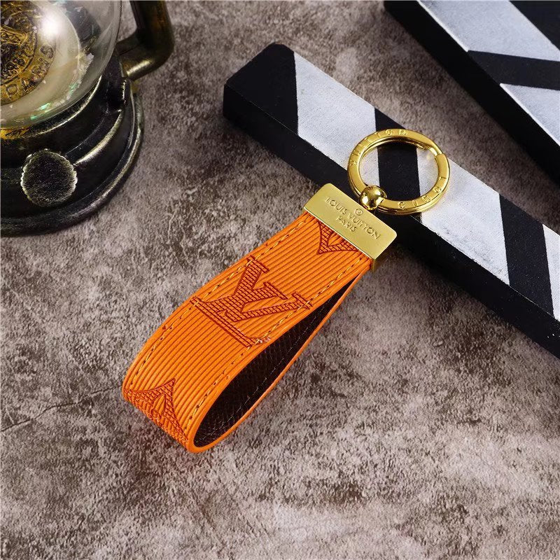 Luksus LV Monogram nøkkelringkolleksjon - livlige farger med elegant gullmaskinvare