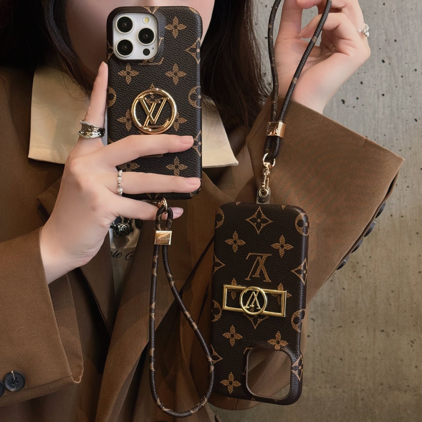 Custodia per iPhone della catena del supporto per la carta Lou