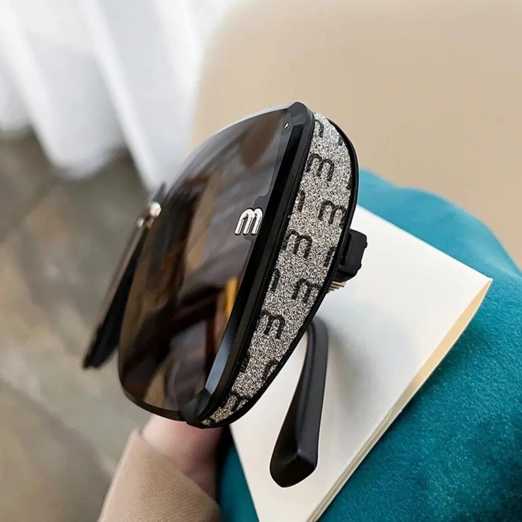 M - Lunettes de soleil élégantes et polyvalentes