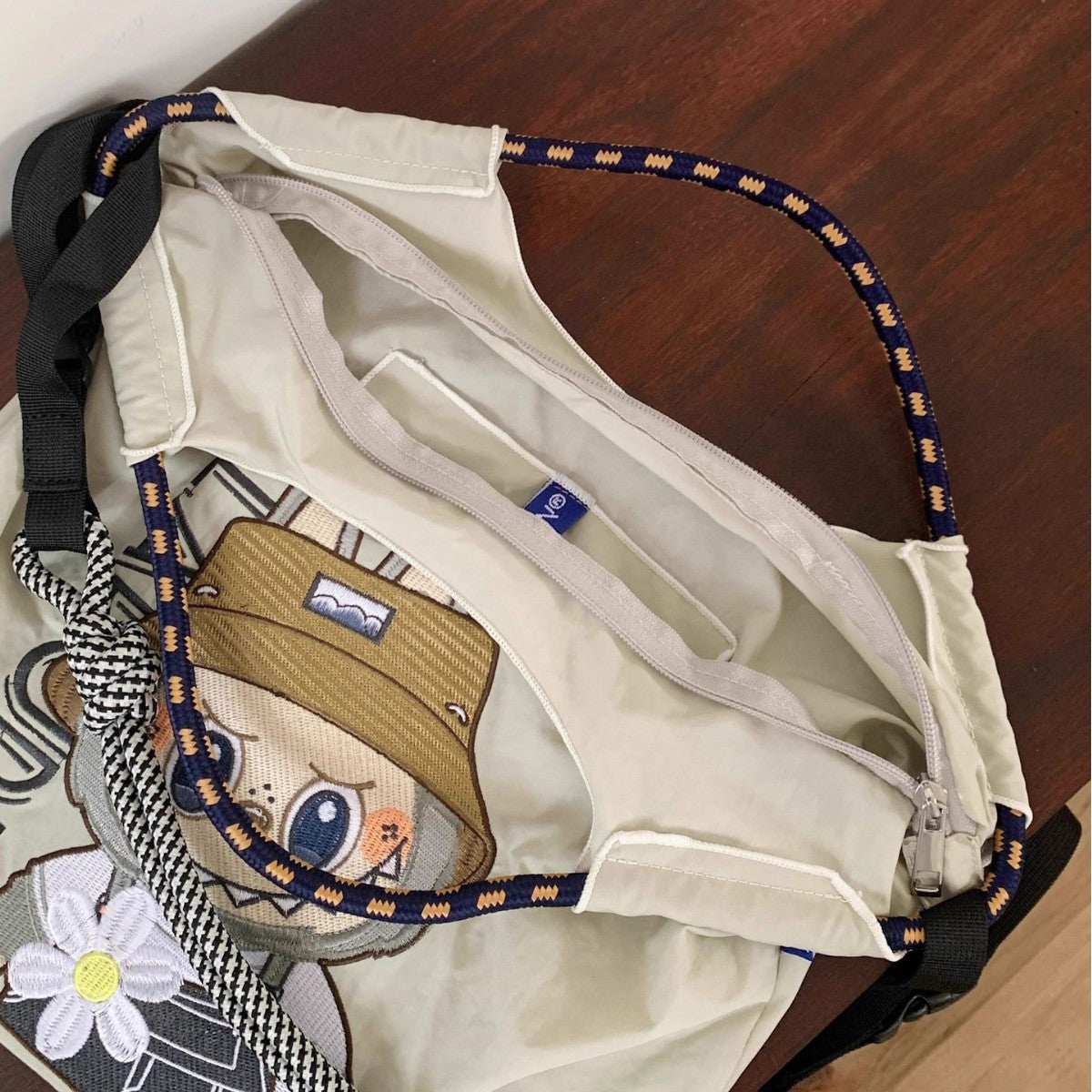 Labubu Explorer Tote Bag - Cute Meets 유틸리티
