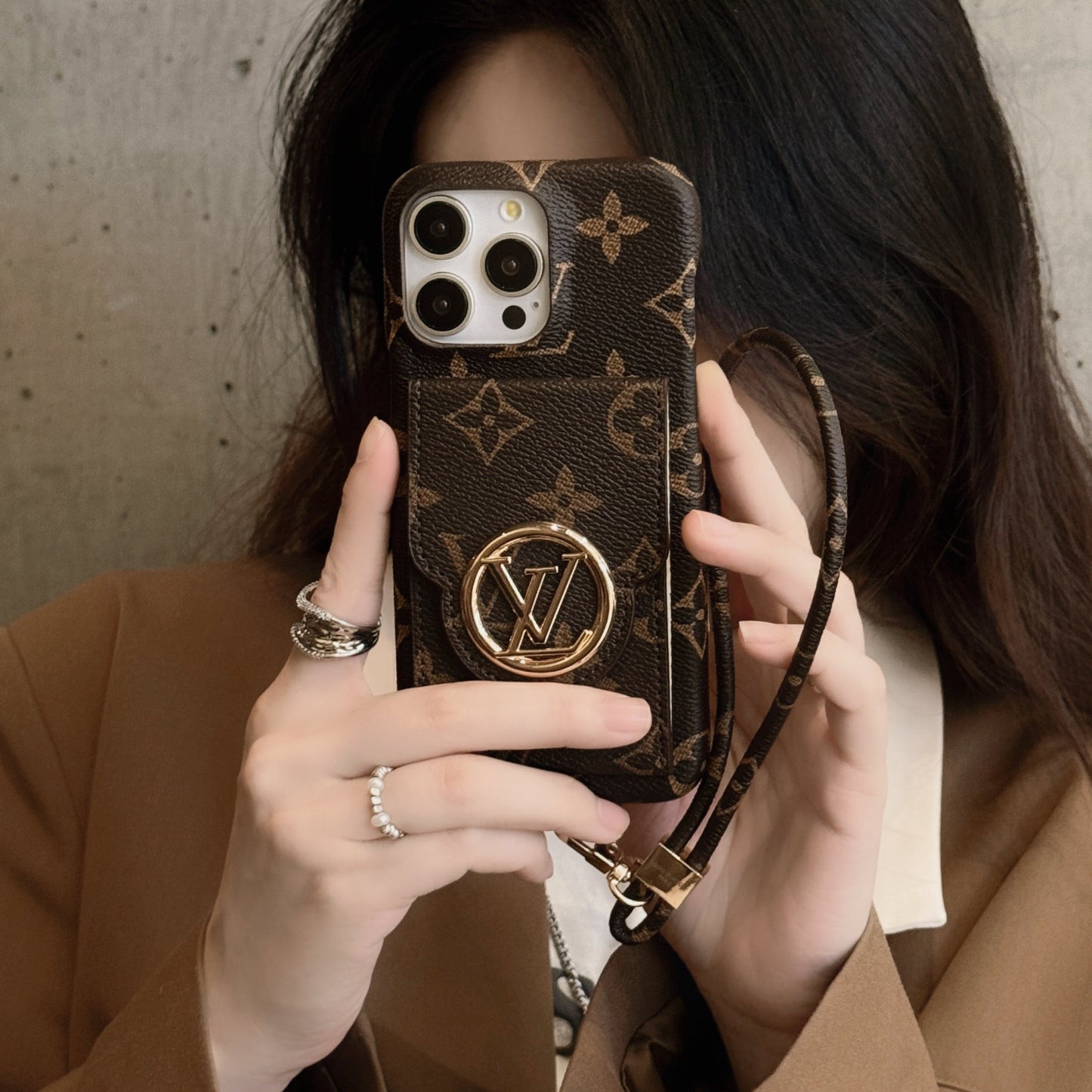 Custodia per iPhone della catena del supporto per la carta Lou