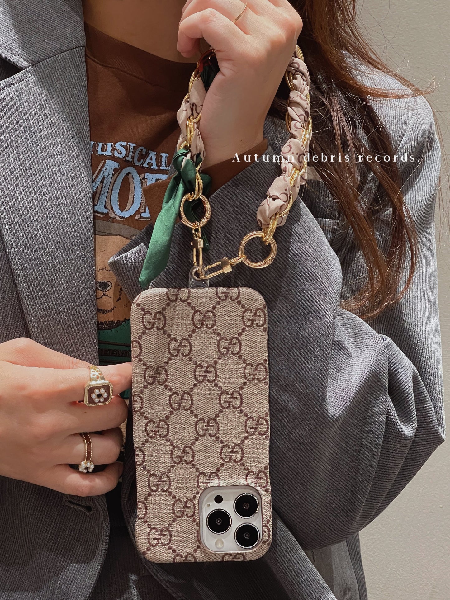 Custodia per iPhone del braccialetto di seta Lou