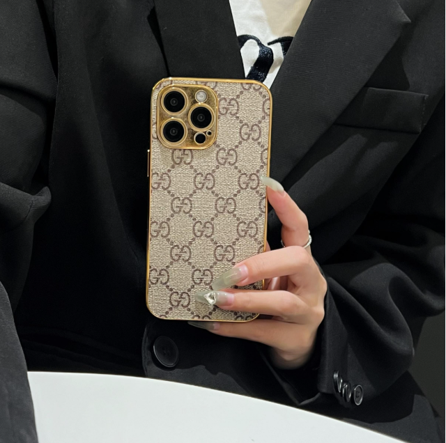 Custodia per iPhone Monogramma Lou Classic con bordi oro elettroplati