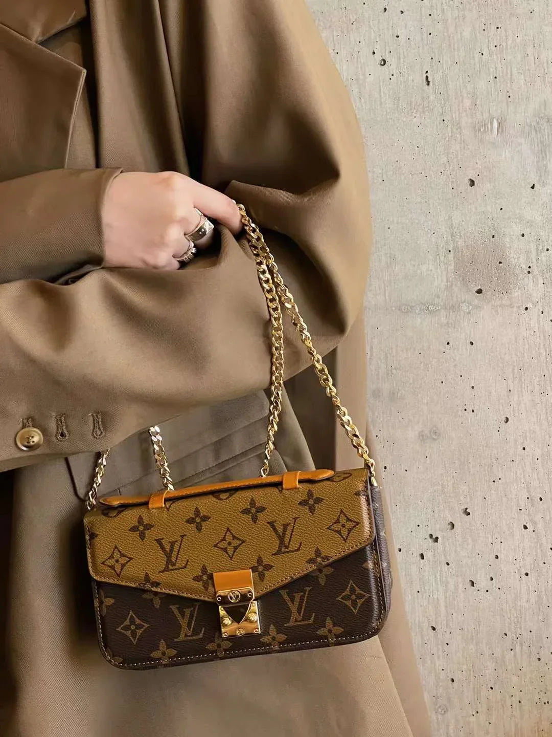 Monogramový plátnový taška ruka držela mobilní telefon s řetězem Crossbody
