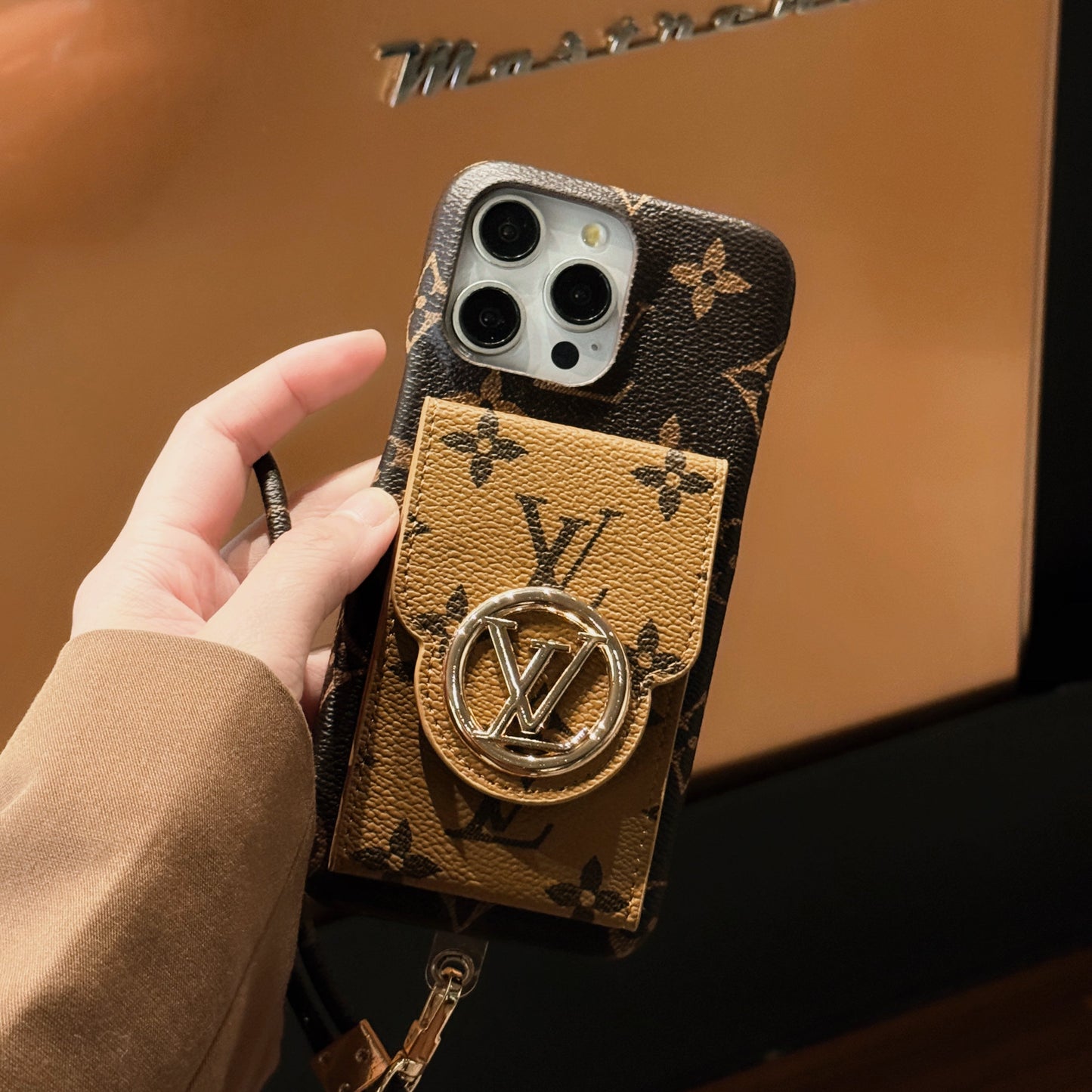 Custodia per iPhone della catena del supporto per la carta Lou