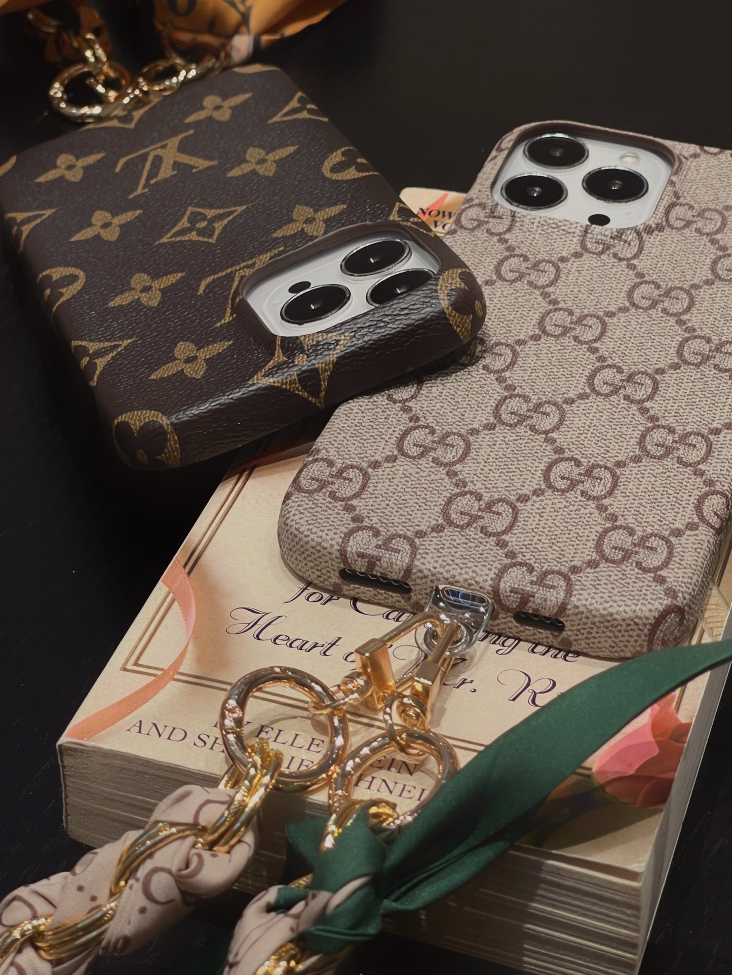 Custodia per iPhone del braccialetto di seta Lou