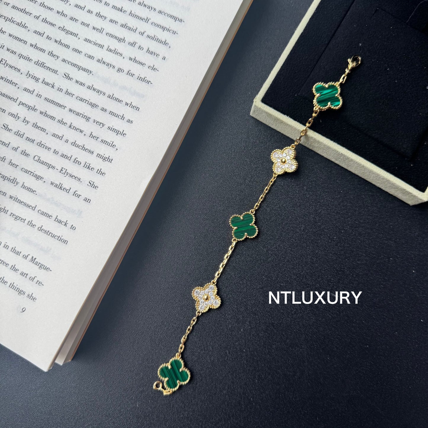 Shell Girl & Shining Leaves Bracelet (Green)