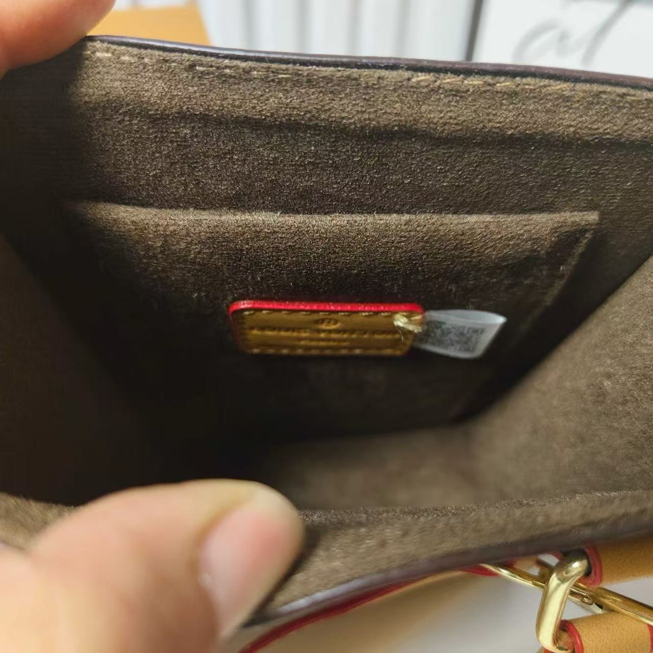 Klasický tote taška s popruhem Crossbody