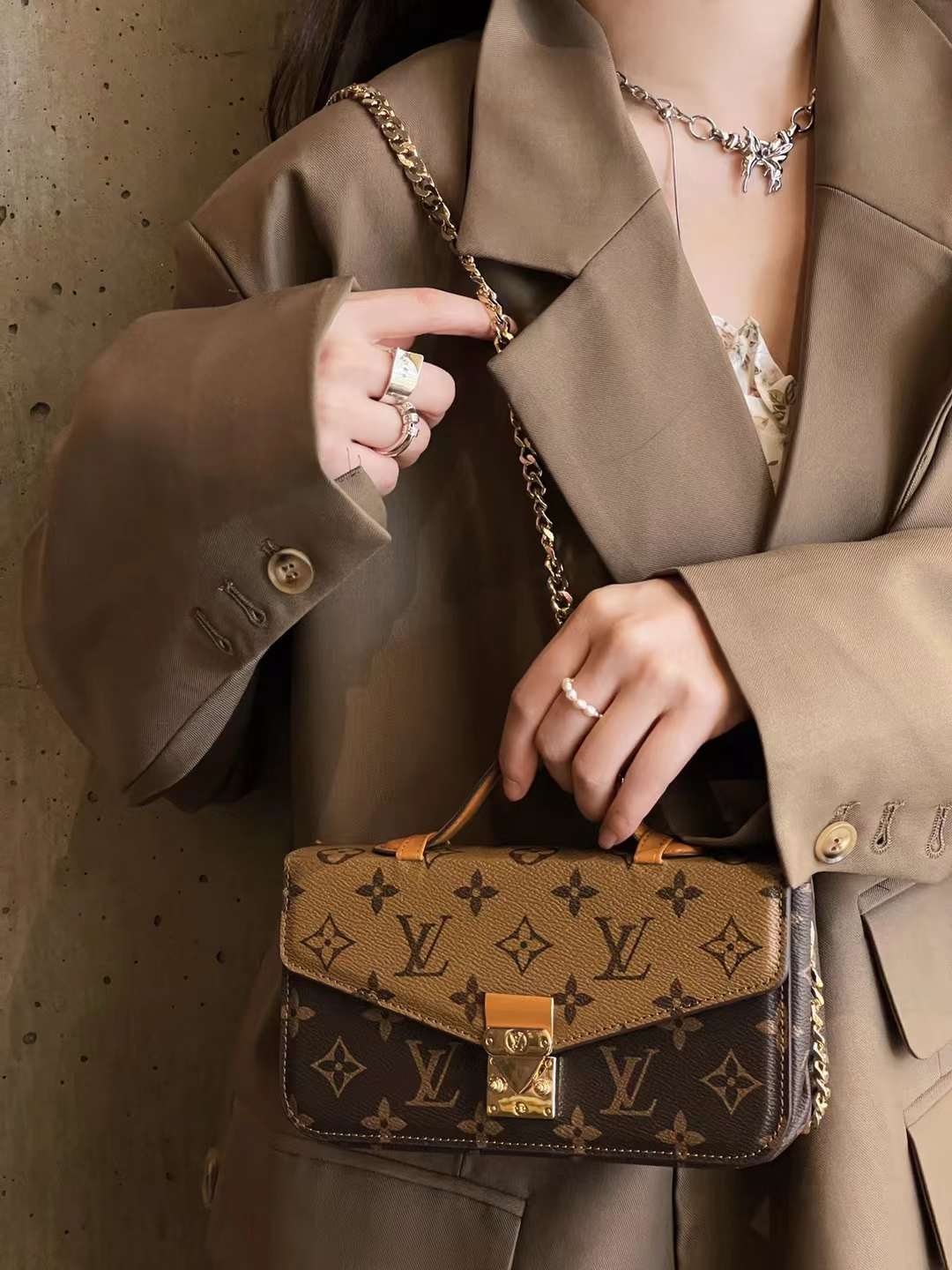 Monogramový plátnový taška ruka držela mobilní telefon s řetězem Crossbody