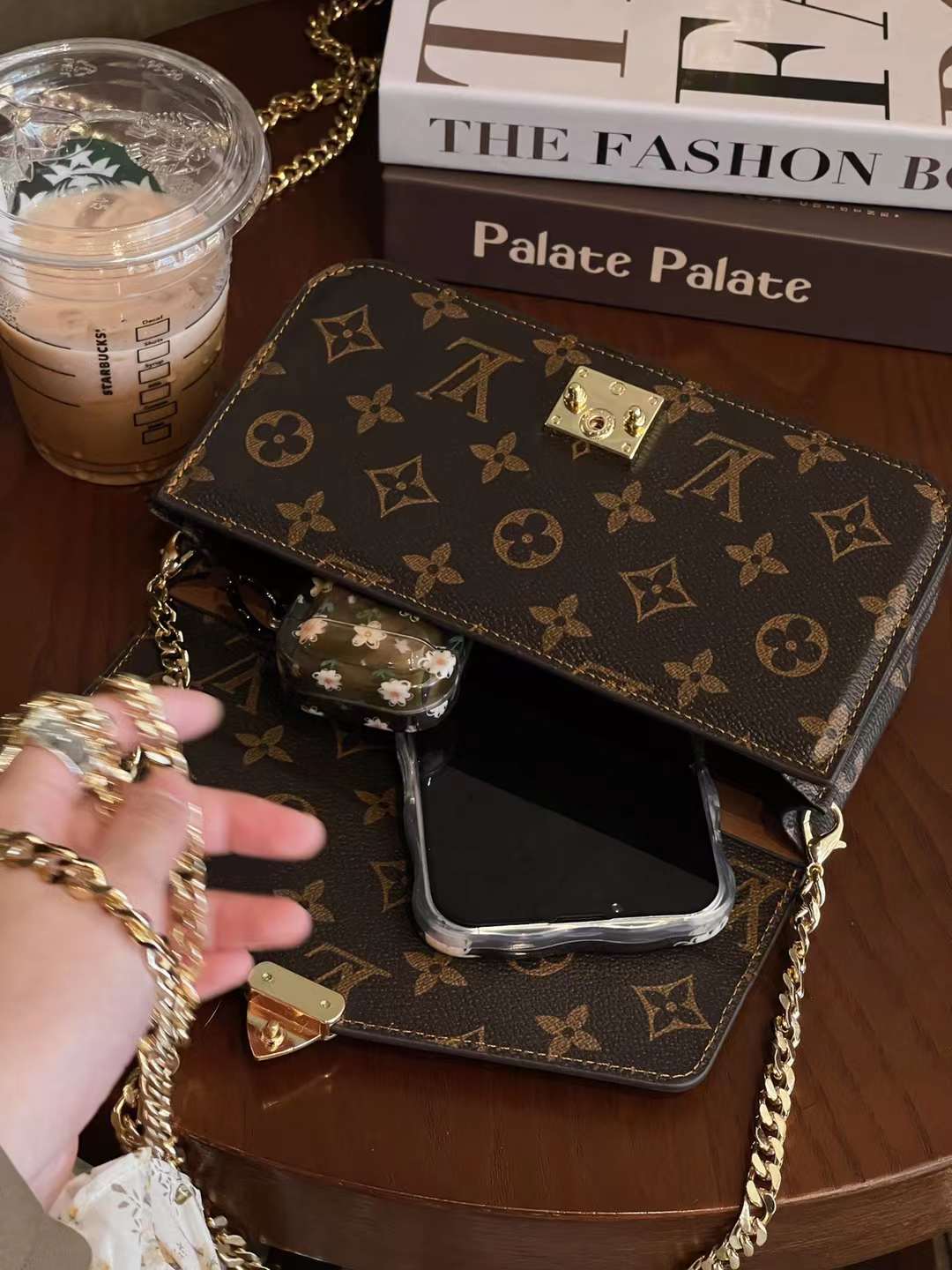 Monogramový plátnový taška ruka držela mobilní telefon s řetězem Crossbody