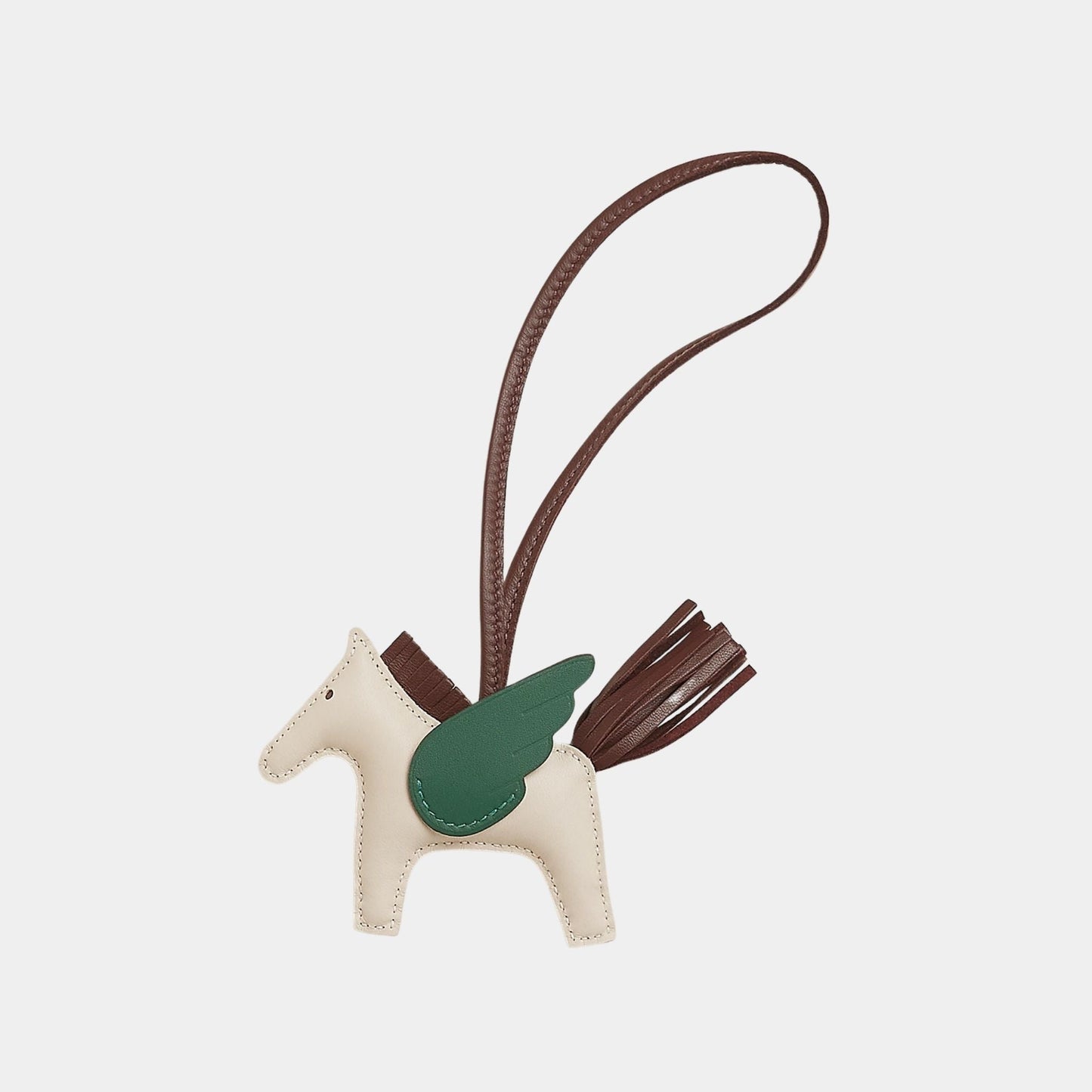 T-H-E Flying Pony Key وسحر الحقيبة