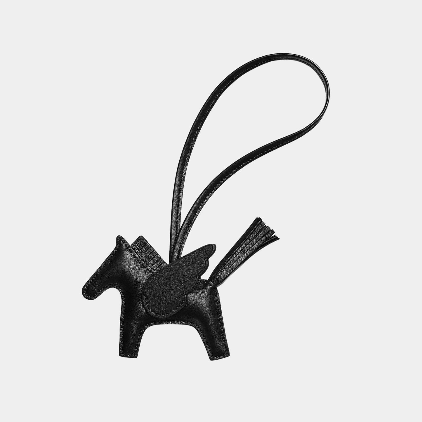 T-H-E Flying Pony Key وسحر الحقيبة