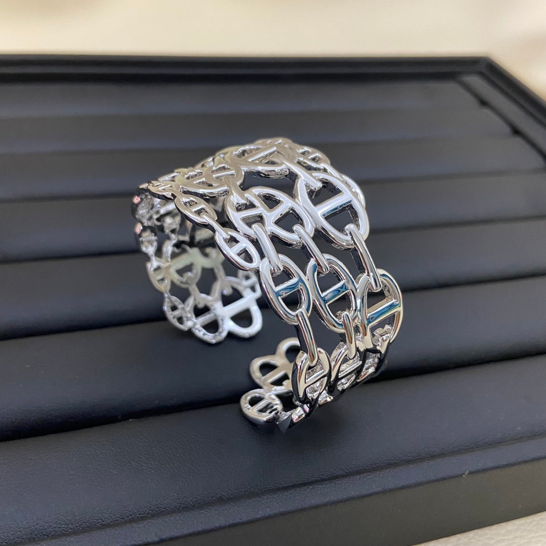 Pig Nose Openwork Bracelet & Rings