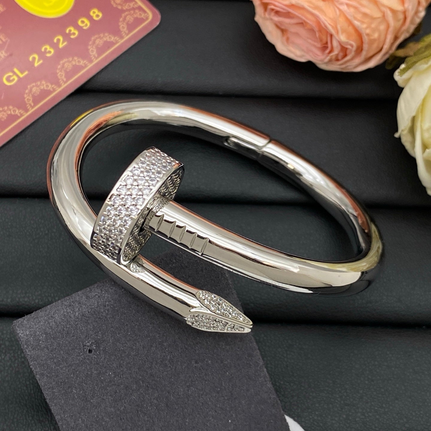 Thick Nail Diamond Design Bracelet