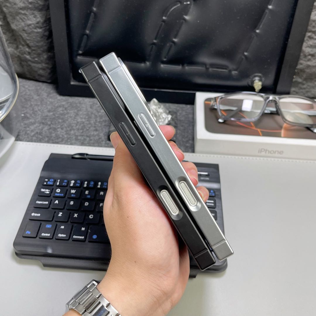 Custodia a forma di iPhone magnetico a forma di forma