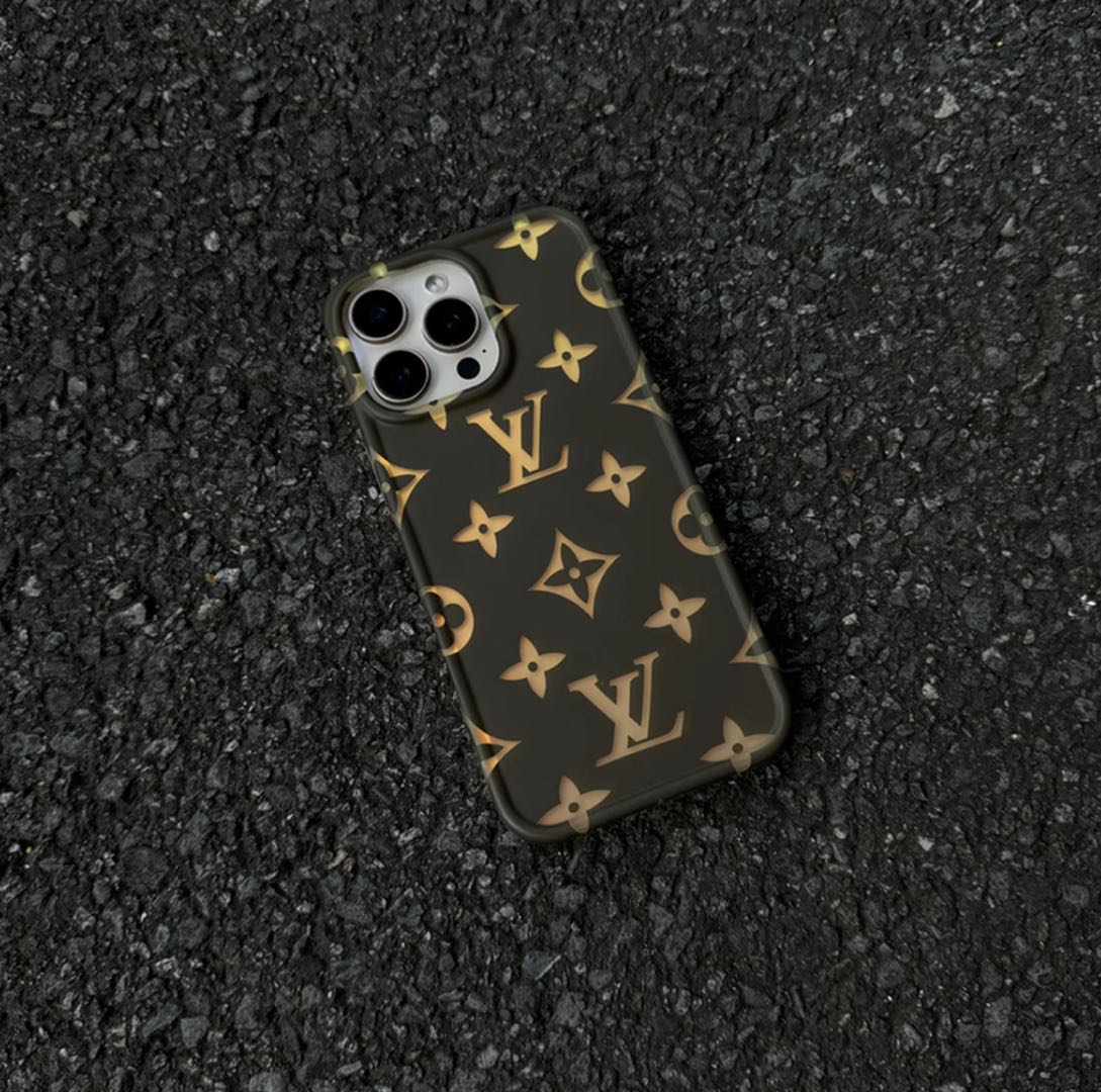 L-monogrammipuhelinkotelo: Lasergradientti, äärimmäistä hienostuneisuutta💫