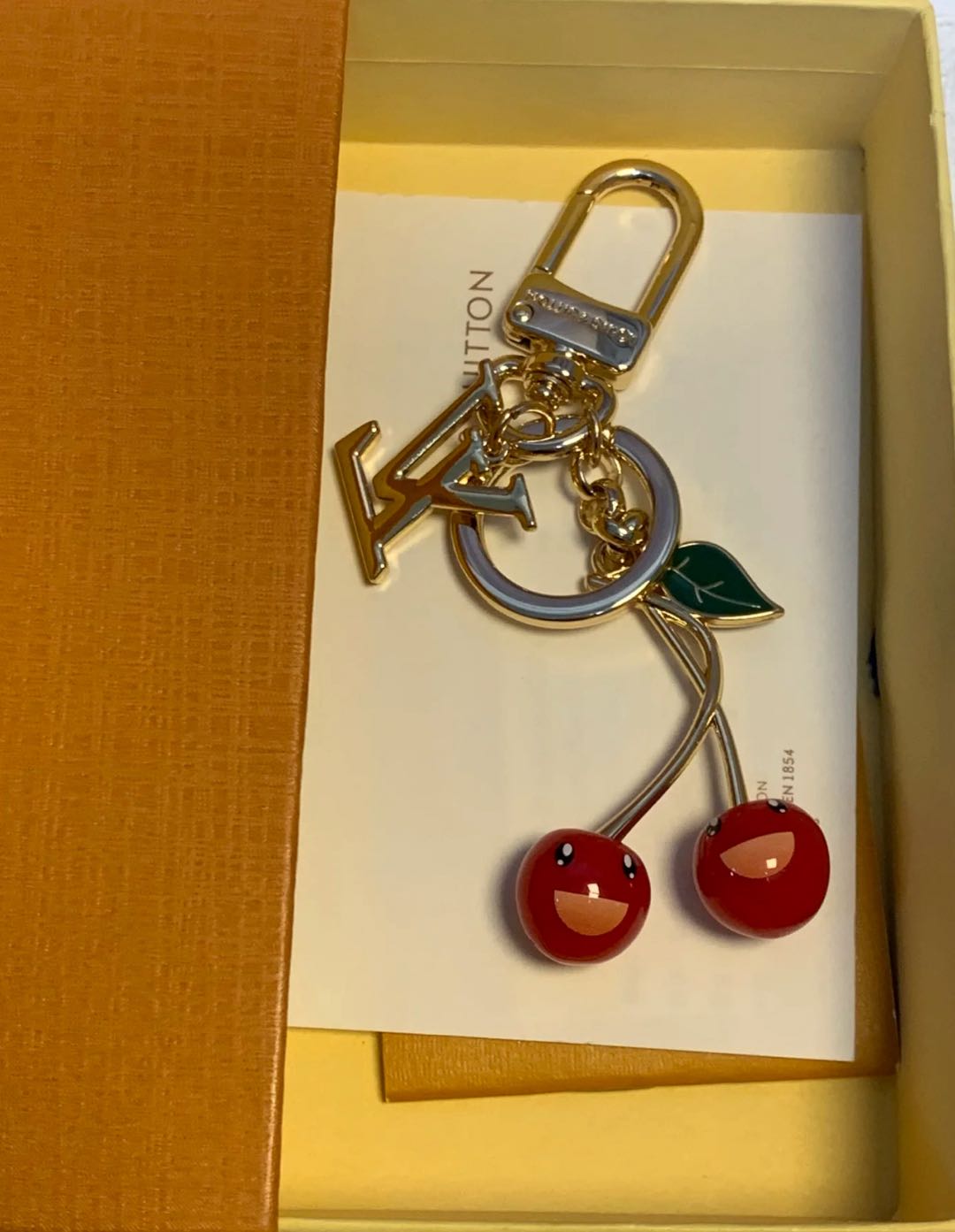 🌟 L-Kirsch-Schlüsselanhänger: Süß + Luxus, alles in einem 🍒✨