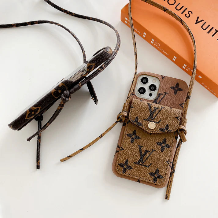 Il lusso incontra l'utilità: custodia per iPhone alla moda con tasca
