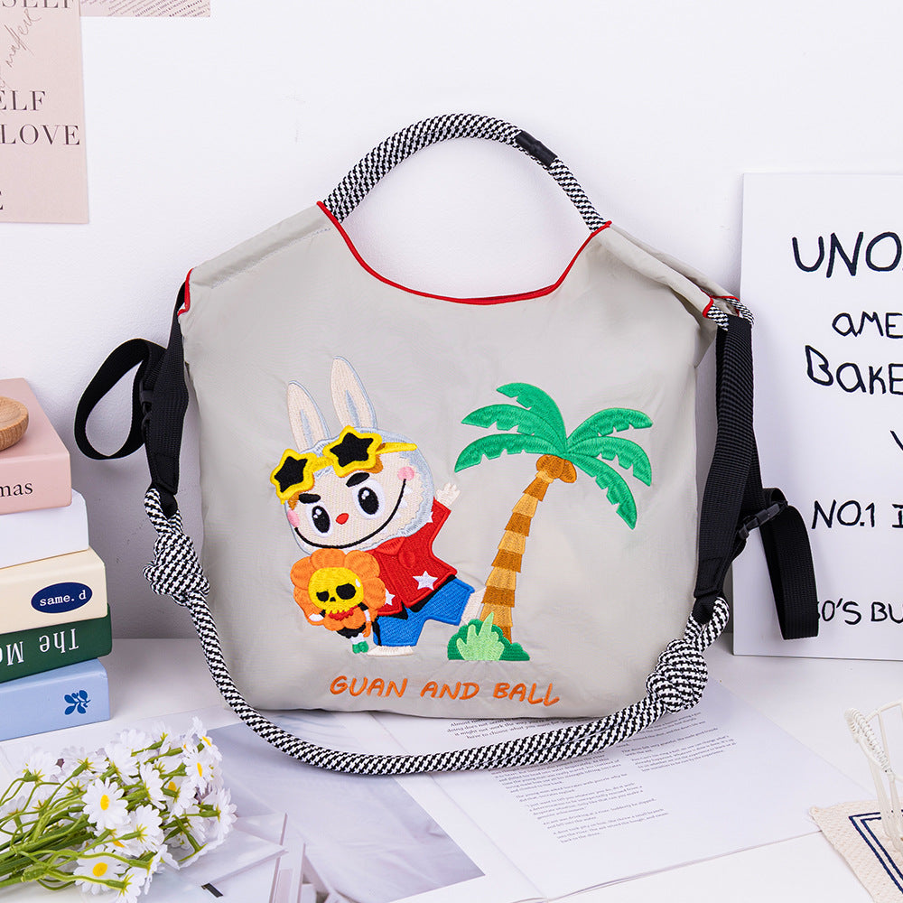 Τσάντα tote labubu explorer
