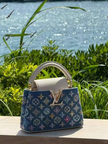 Denim de lujo Mini Bolsa Capucines