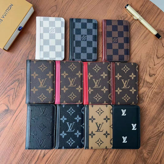 Tyylikkät LV -ruudullinen ja monogrammi -lompakot