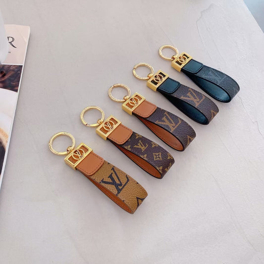 Luksus LV Monogram Keychain med elegant guld accent
