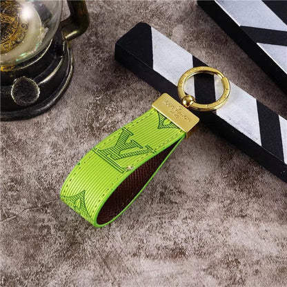 Luksus LV Monogram Keychain Collection - Levende farver med elegant guldhardware