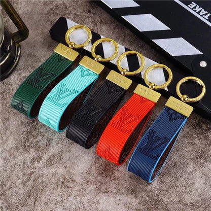 Luksus LV Monogram Keychain Collection - Levende farver med elegant guldhardware