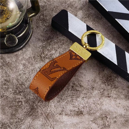Luksus LV Monogram Keychain Collection - Levende farver med elegant guldhardware
