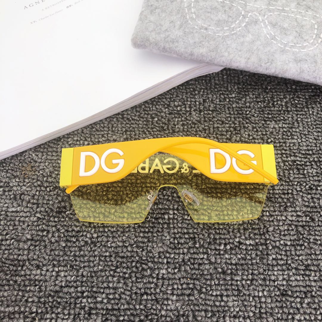 Heiße Modequadrat -Sonnenbrille