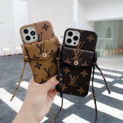 Il lusso incontra l'utilità: custodia per iPhone alla moda con tasca